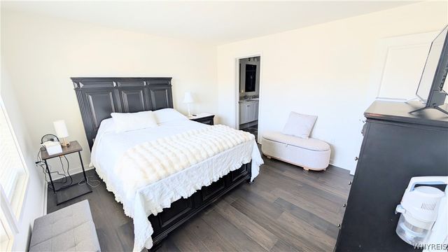 4216 Mohawk Pkwy, Niagara, NY 14304