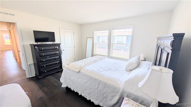 4216 Mohawk Pkwy, Niagara, NY 14304