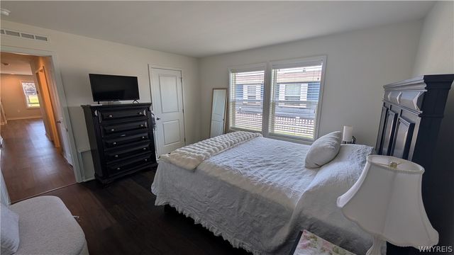 4216 Mohawk Pkwy, Niagara, NY 14304