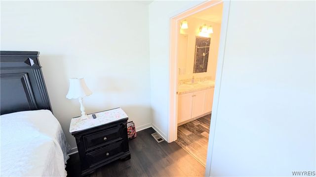 4216 Mohawk Pkwy, Niagara, NY 14304