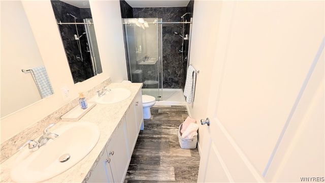 4216 Mohawk Pkwy, Niagara, NY 14304