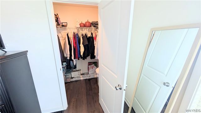4216 Mohawk Pkwy, Niagara, NY 14304