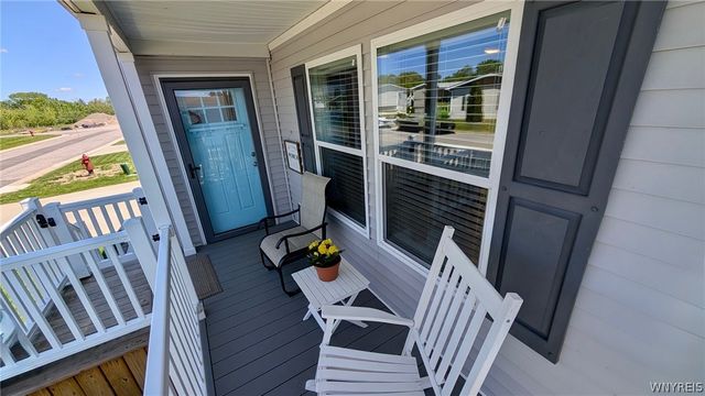 4216 Mohawk Pkwy, Niagara, NY 14304