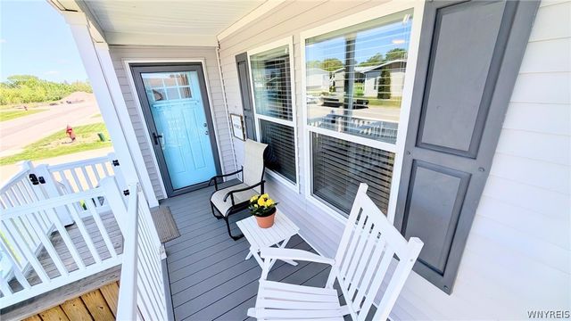 4216 Mohawk Pkwy, Niagara, NY 14304