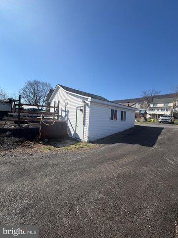 917 E WICONISCO AVE, Tower City, PA 17980