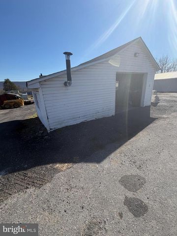 917 E WICONISCO AVE, Tower City, PA 17980