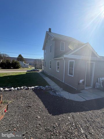 917 E WICONISCO AVE, Tower City, PA 17980