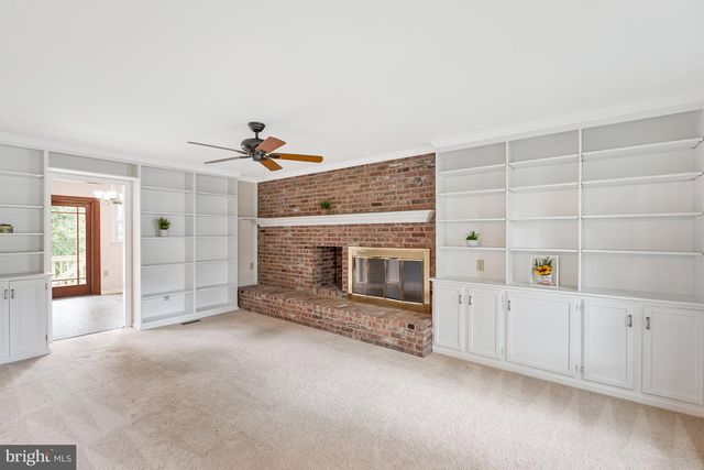 8931 KENILWORTH DR, Burke, VA 22015