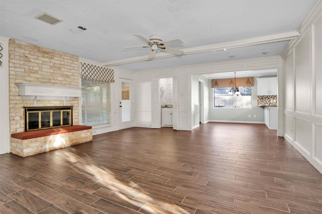 2715 Sandy Lake Drive, Kingwood, TX 77339