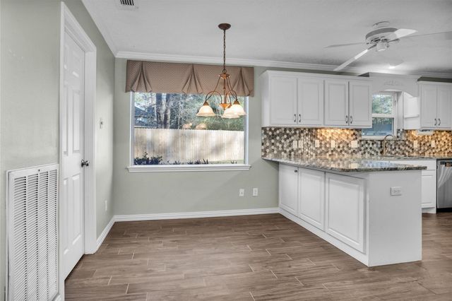 2715 Sandy Lake Drive, Kingwood, TX 77339