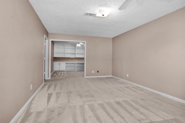 2715 Sandy Lake Drive, Kingwood, TX 77339