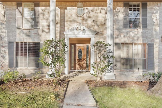 2715 Sandy Lake Drive, Kingwood, TX 77339