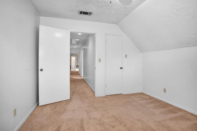 2715 Sandy Lake Drive, Kingwood, TX 77339