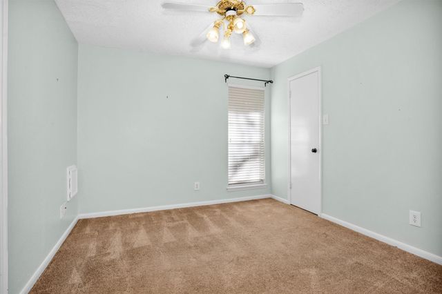 2715 Sandy Lake Drive, Kingwood, TX 77339