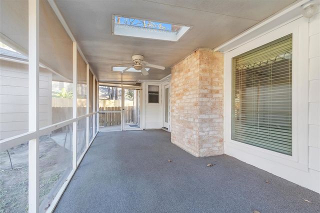 2715 Sandy Lake Drive, Kingwood, TX 77339