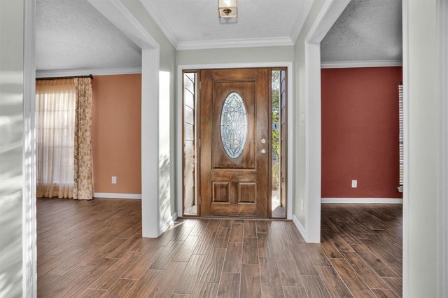 2715 Sandy Lake Drive, Kingwood, TX 77339