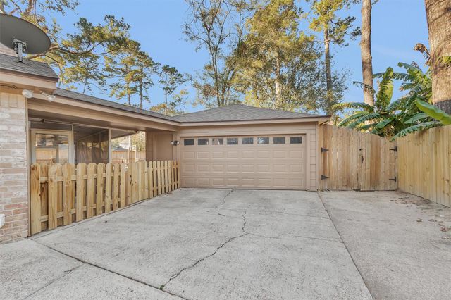 2715 Sandy Lake Drive, Kingwood, TX 77339