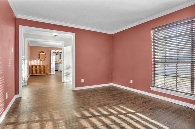 2715 Sandy Lake Drive, Kingwood, TX 77339