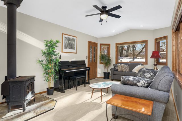 3 Oakview Court, Birchwood Village, MN 55110