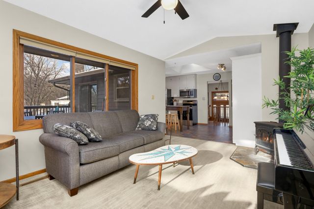 3 Oakview Court, Birchwood Village, MN 55110