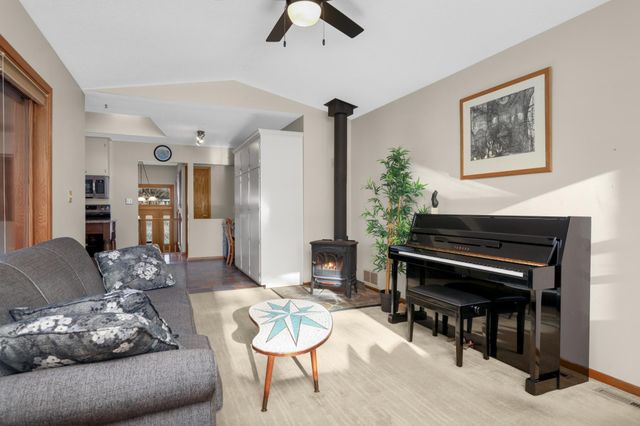 3 Oakview Court, Birchwood Village, MN 55110