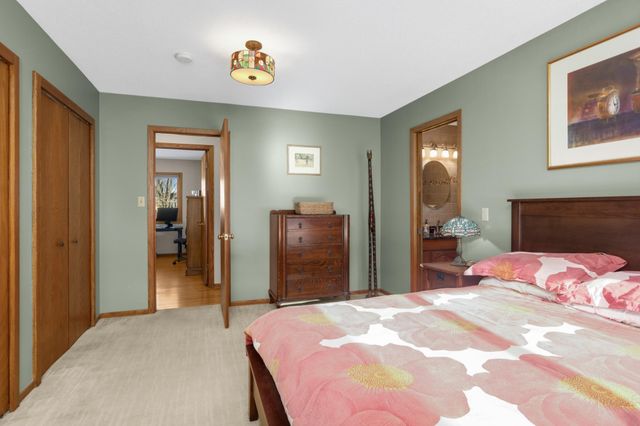 3 Oakview Court, Birchwood Village, MN 55110