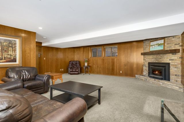 3 Oakview Court, Birchwood Village, MN 55110