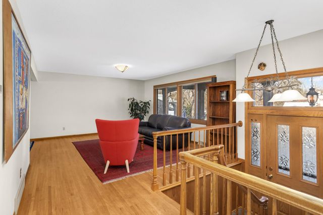 3 Oakview Court, Birchwood Village, MN 55110