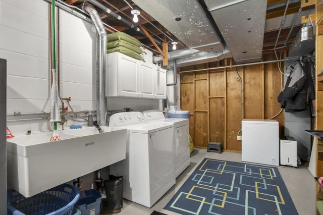 3 Oakview Court, Birchwood Village, MN 55110