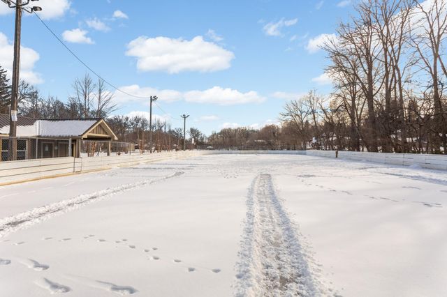 3 Oakview Court, Birchwood Village, MN 55110