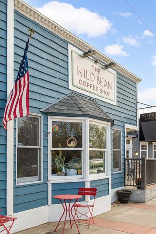 3 Oakview Court, Birchwood Village, MN 55110