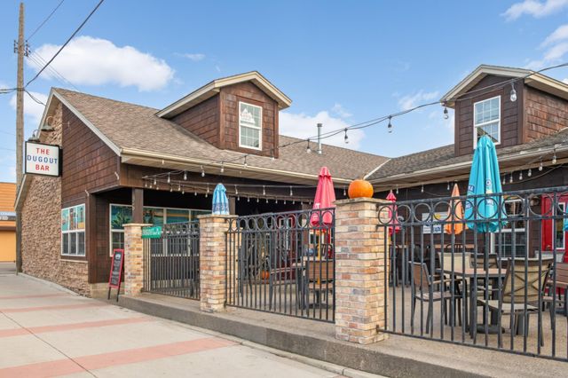 3 Oakview Court, Birchwood Village, MN 55110