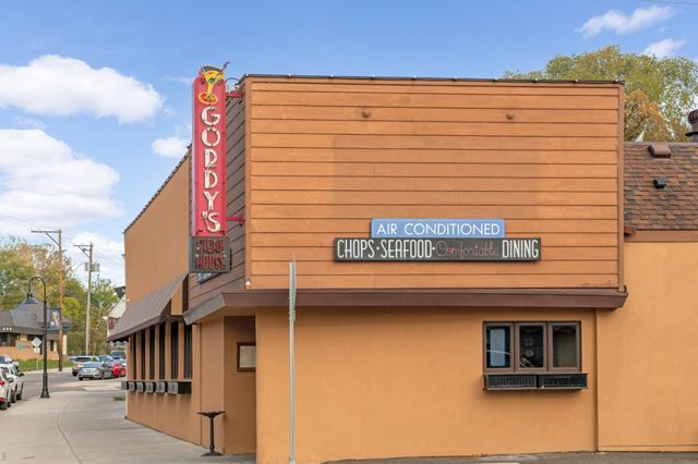 3 Oakview Court, Birchwood Village, MN 55110