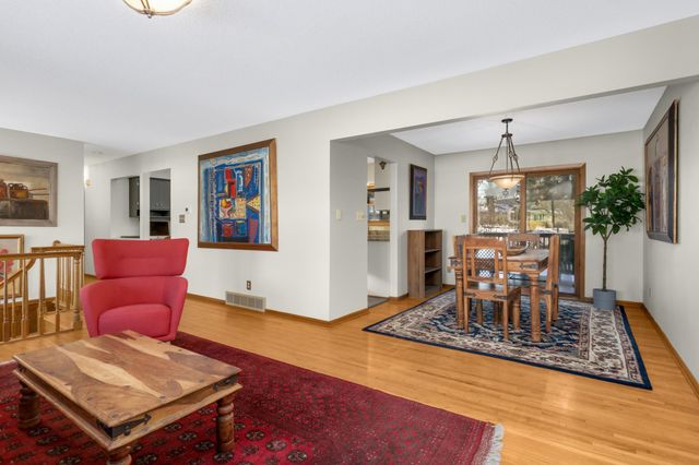 3 Oakview Court, Birchwood Village, MN 55110