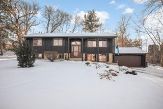 3 Oakview Court, Birchwood Village, MN 55110