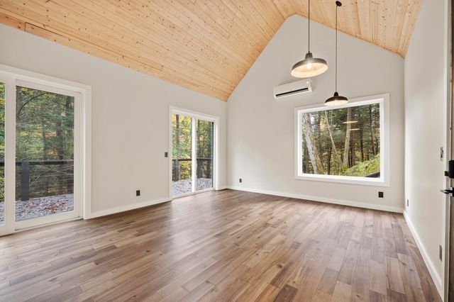 507 Cave Holw Road, Campton, KY 41301