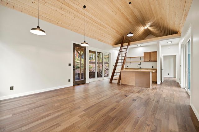 507 Cave Holw Road, Campton, KY 41301