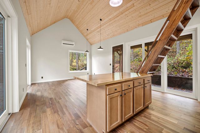 507 Cave Holw Road, Campton, KY 41301