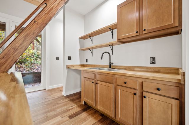 507 Cave Holw Road, Campton, KY 41301