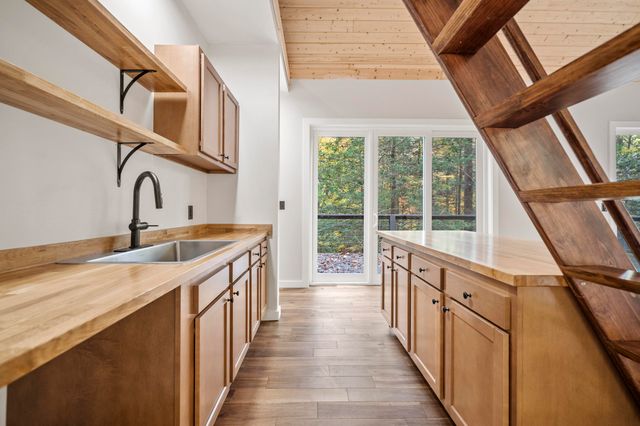 507 Cave Holw Road, Campton, KY 41301