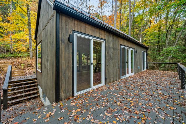 507 Cave Holw Road, Campton, KY 41301