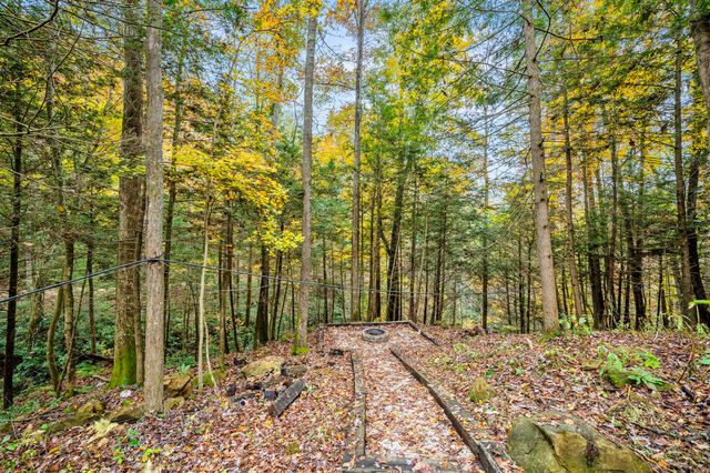 507 Cave Holw Road, Campton, KY 41301