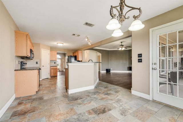 103 Springfield Lane, Red Oak, TX 75165