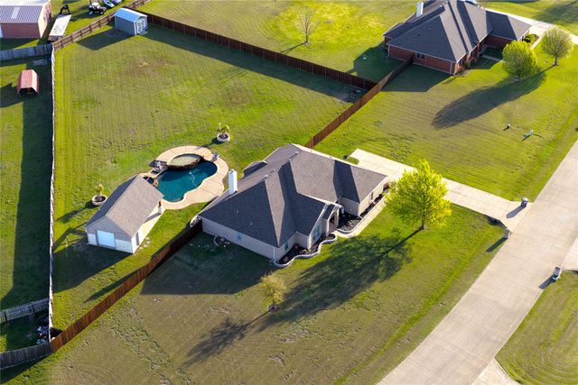 103 Springfield Lane, Red Oak, TX 75165