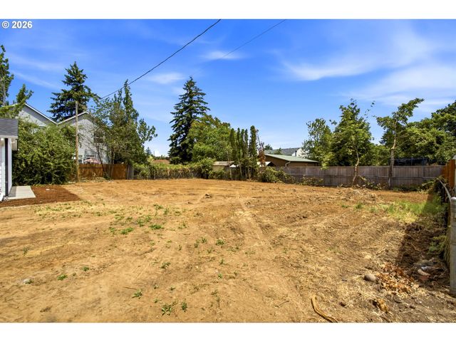 7563 Se FLAVEL St, Portland, OR 97206