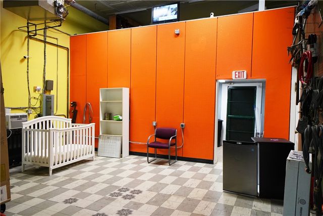 881 5th Ave, New Kensington, PA 15068