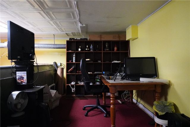 881 5th Ave, New Kensington, PA 15068