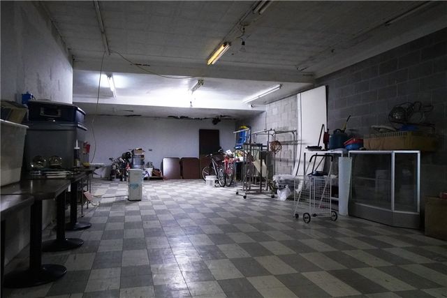 881 5th Ave, New Kensington, PA 15068