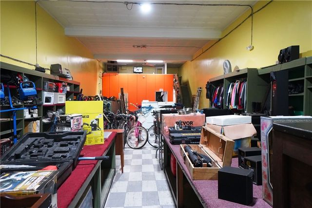 881 5th Ave, New Kensington, PA 15068