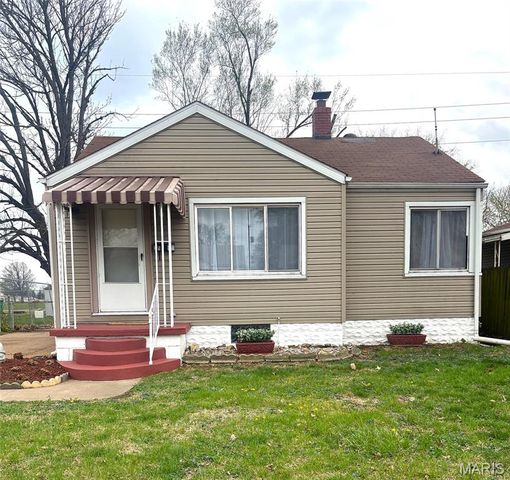 2592 E 27th Street, Granite City, IL 62040